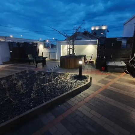 Origo Sky View, Ylimmaen Kerroksen Kattavasti Varusteltu Aivan Aseman Vieressae, Oulun Keskustan Laeheisyydessae Apartman
